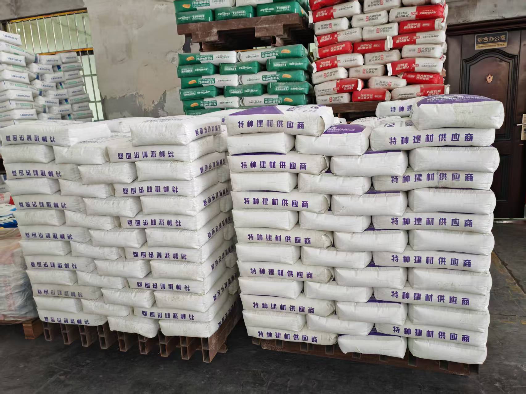 来凤拱顶带模注浆料